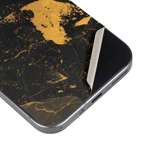 Black and Gold Scattered Marble Google Pixel 9 Skin